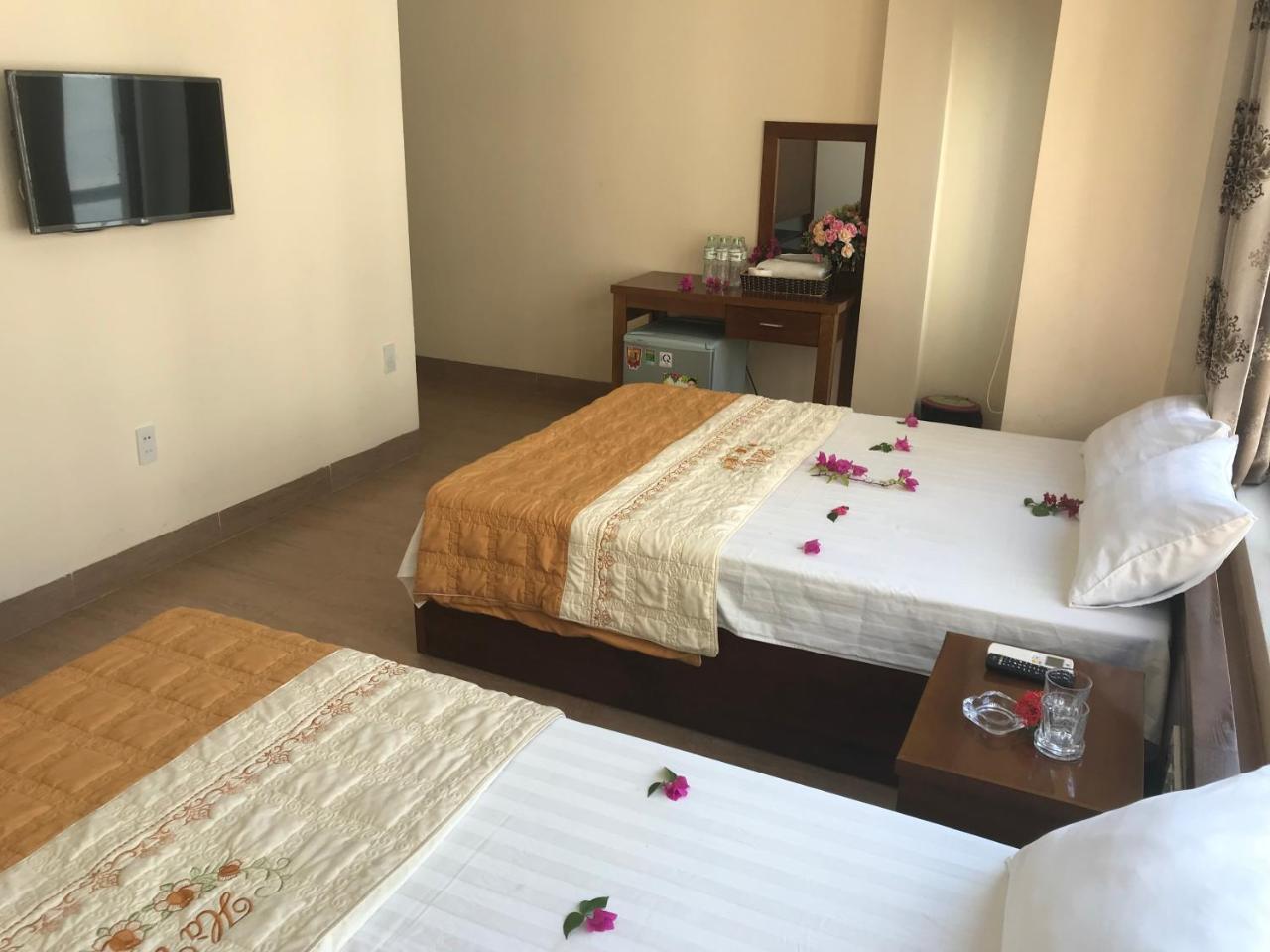 Ha Vy Hotel Cat Ba Island Exterior photo
